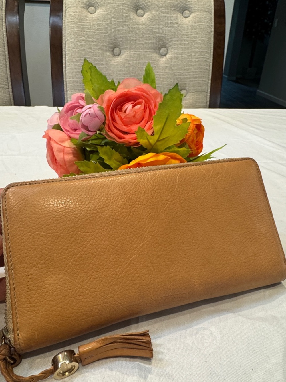 Authentic Gucci Leather Zip-Around Wallet with GG Tassel Accent - Picture 2 of 11